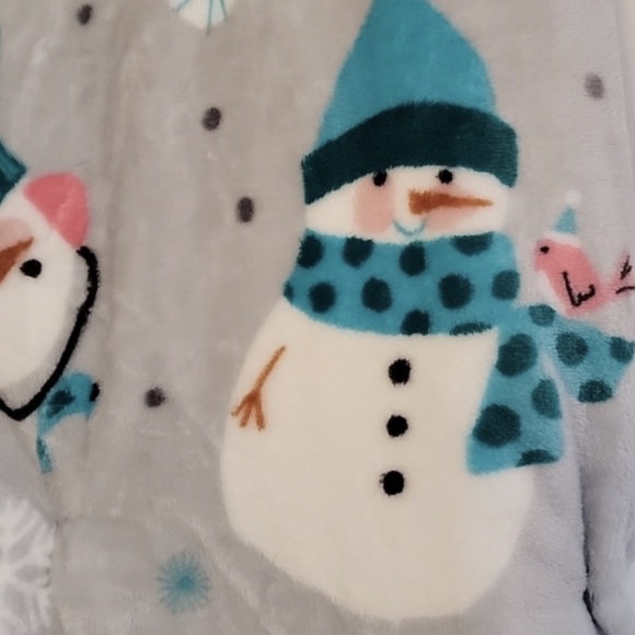 Betsey Johnson Adorable Snowmen Ultra Soft Plush Fleece Throw Blanket - Picture 5 of 6